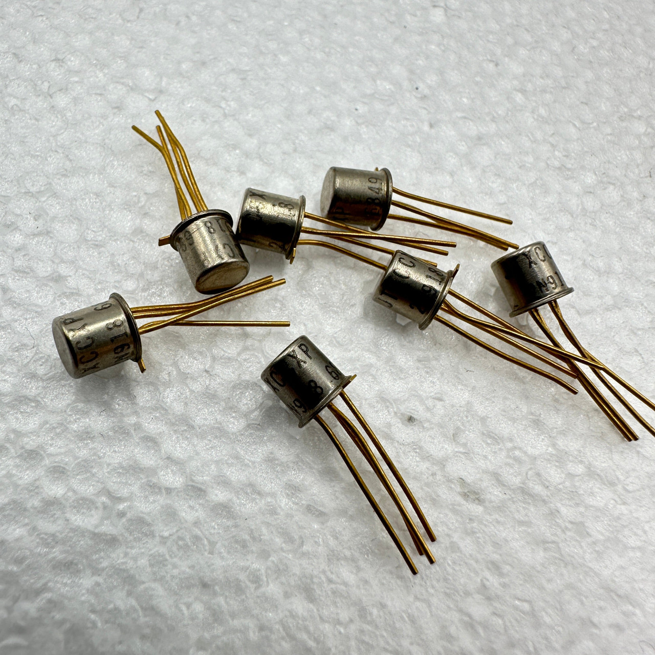 2N914 Silicon Transistor, TO-18, Gold Leg, JTXCCXP - synthCube