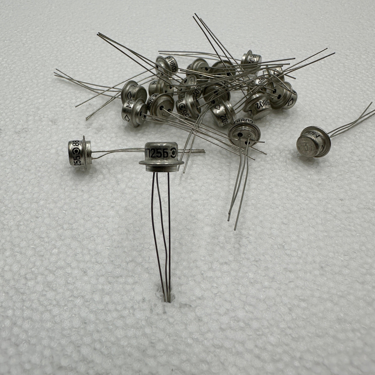 NOS MP25B Russian PNP Germanium Transistor Fuzz - Small Bear
