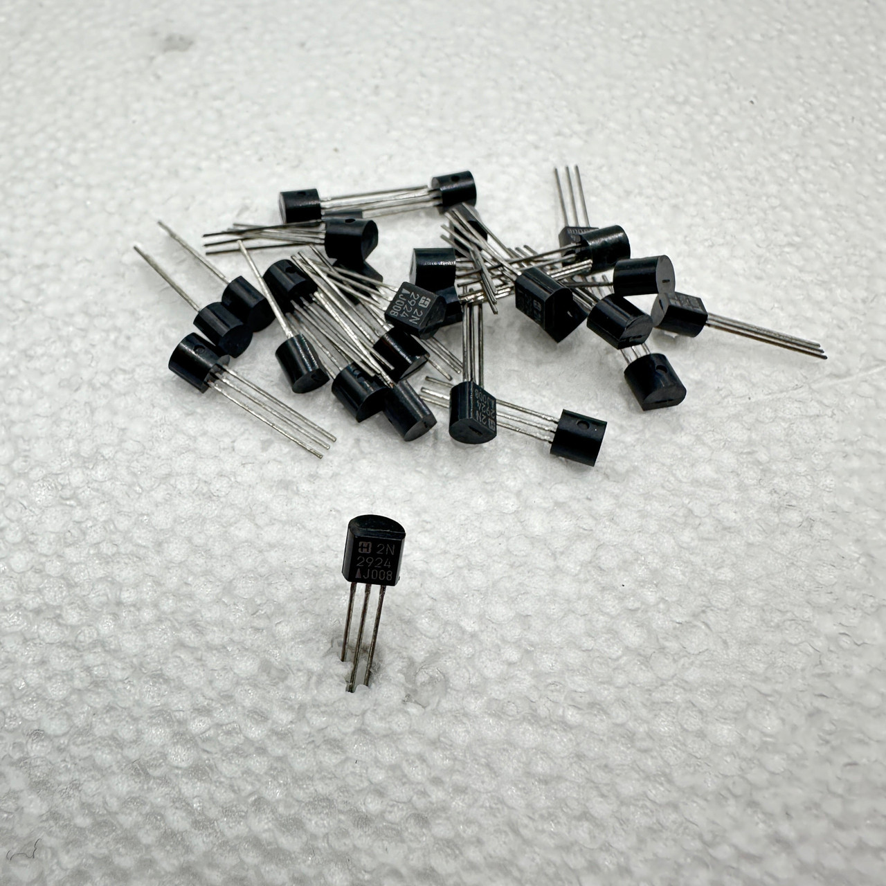2N2924 Low Noise NPN Transistor Harris VOX V806 Treble Booster NOS