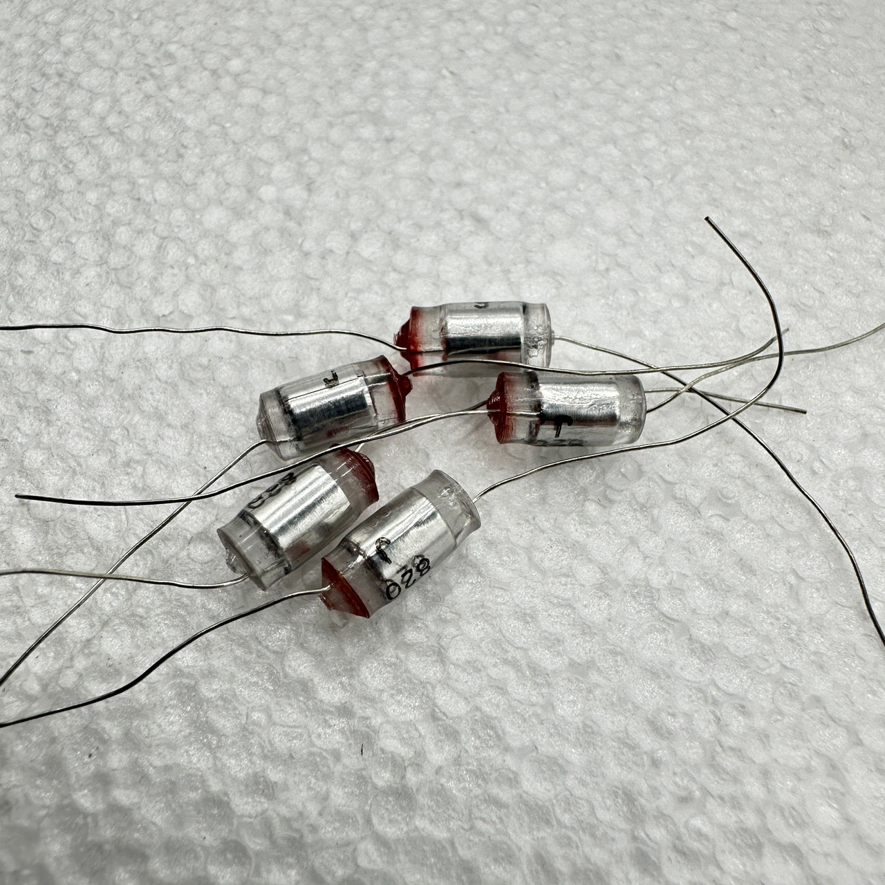 820pf Axial Polystyrene Capacitor 100V 5% .82pf - synthCube