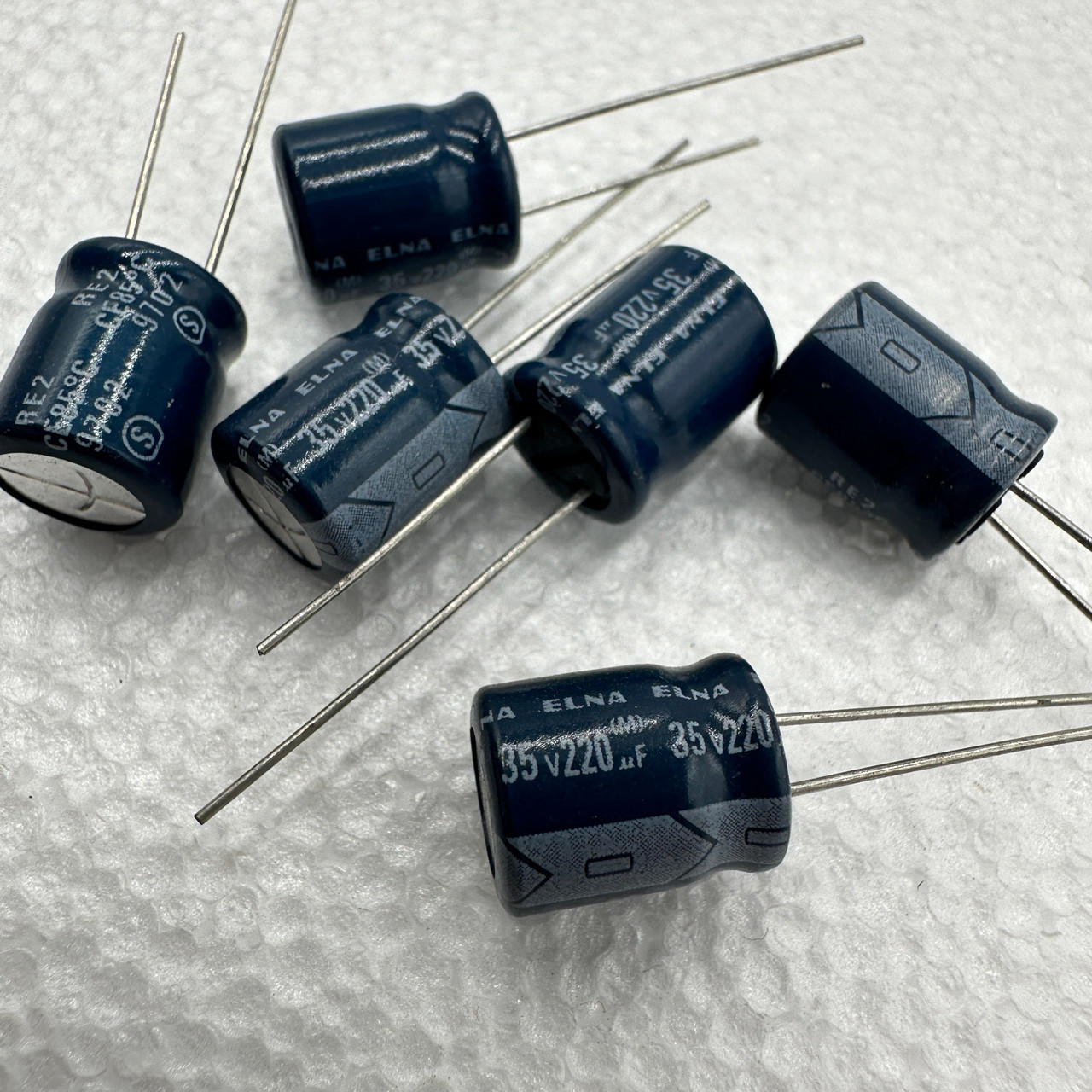 220uf 35v Elna RE2 Mini Electrolytic Capacitor
