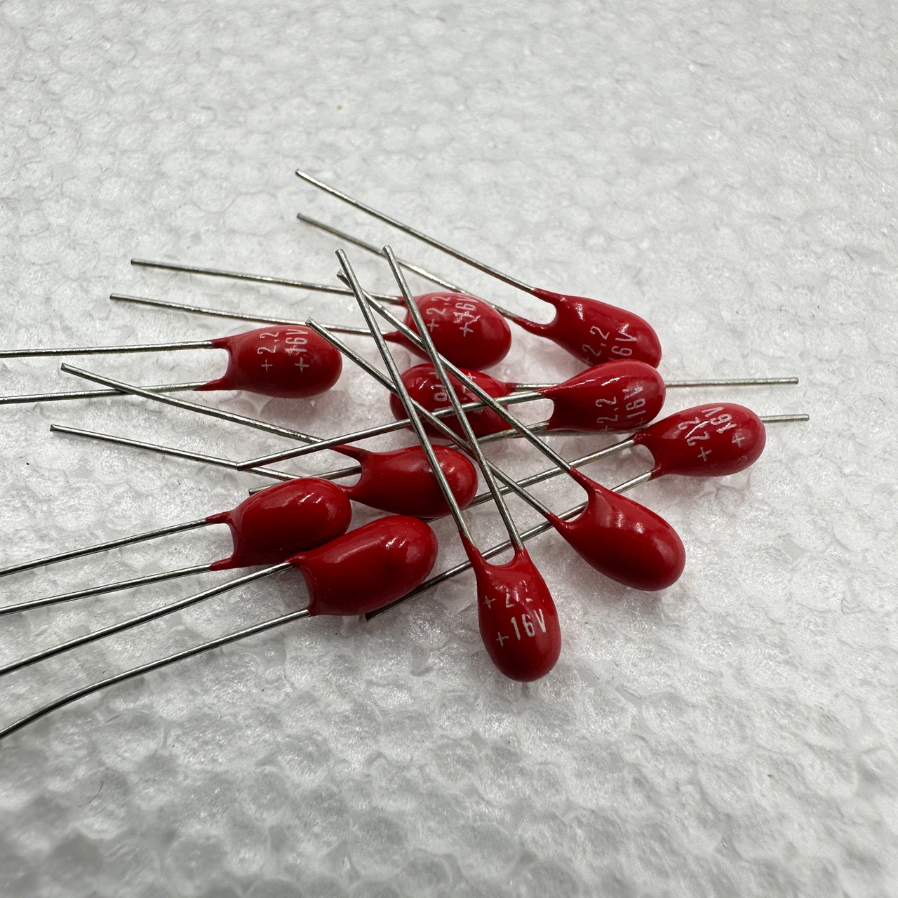 その他 B 394 2.2uf 16v 5% Radial Tantalum Capacitor