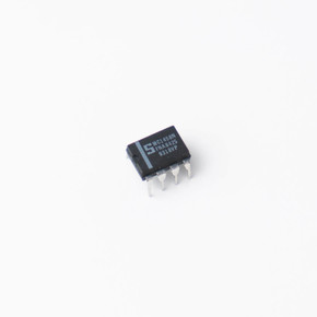 LM1458 Dual OpAmp