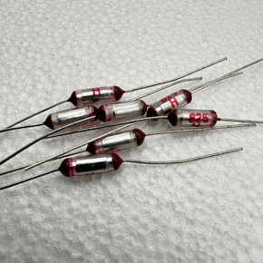 825pf Axial Polystyrene Capacitor 160V 3% .825nf