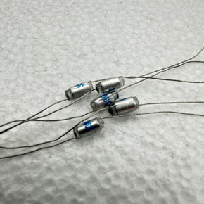 330pf Axial Polystyrene Capacitor 25V 2.5% .33nf