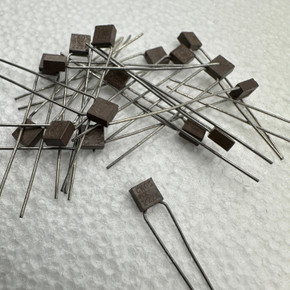 CK05 2200pf 100v 10% Ceramic Capacitors Kemet 2n2 2.2nf .0022uf
