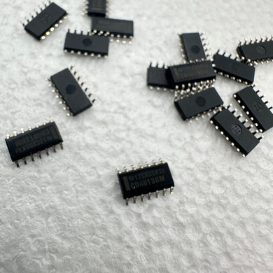 Texas Instruments CD4013BM Flip Flops Dual CMOS SMD