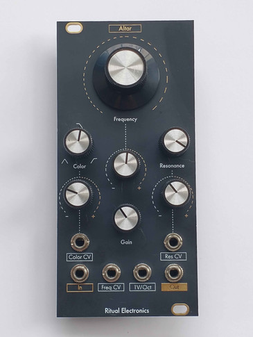 Altar is a modern voltage controlled 3-pole, 18dB/octave state variable filter.