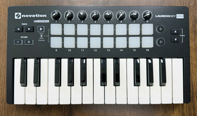 Novation Launchkey Mini MK2 25-key USB MIDI keyboard controller with 16 multi-color backlit drum pads and 8 knobs