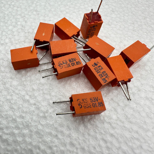 3000pf Siemens B31531 Radial Polystyrene Foil Capacitor 63V 1% 3nf .003uf