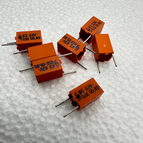 3004pf Siemens B31531 Radial Polystyrene Foil Capacitor 63V 1% 3nf .003uf