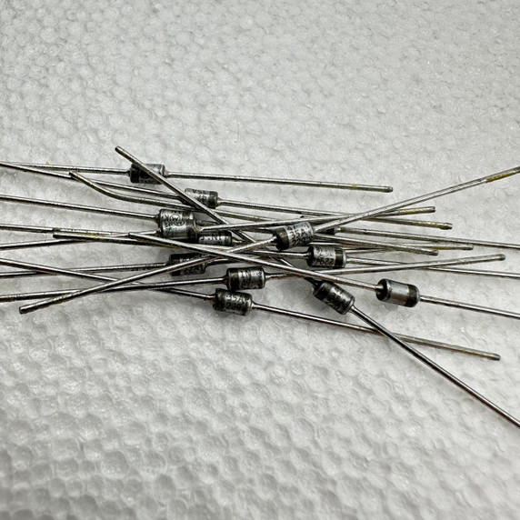 1N4735A 6.2V Zener Diode, DO-35, Motorola