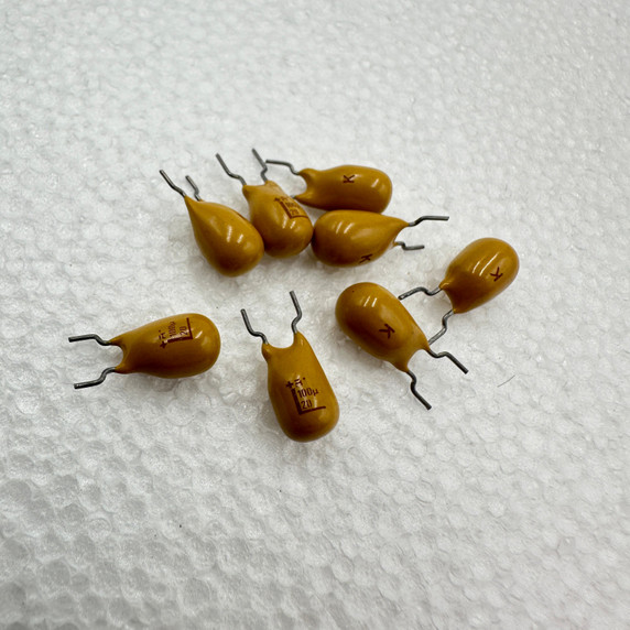 KEMET 100uf 20v 10% Radial Tantalum Capacitor