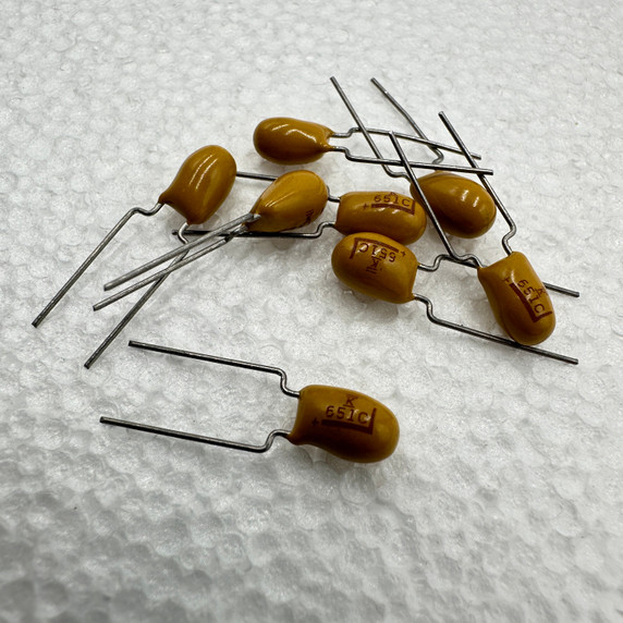 4.7uf 35v 10% Radial Tantalum Capacitor UNI 4700nf