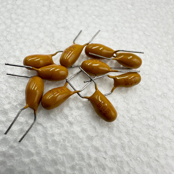 AVX 22uf 25v 10% Radial Tantalum Capacitor