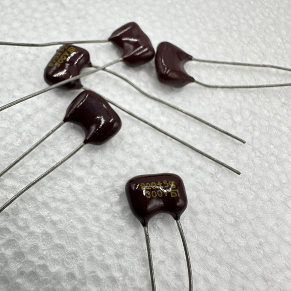 5 PACK 820pf 300v 5% Silver Mica Capacitors EM .82pf