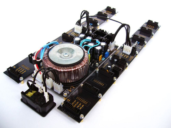 L-1 Eurorack Power System - synthCube