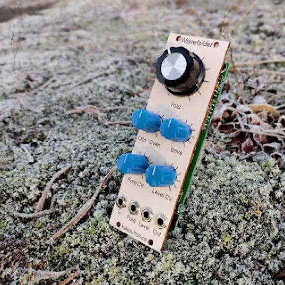 Kassutronics Wavefolder (Wood Panel)