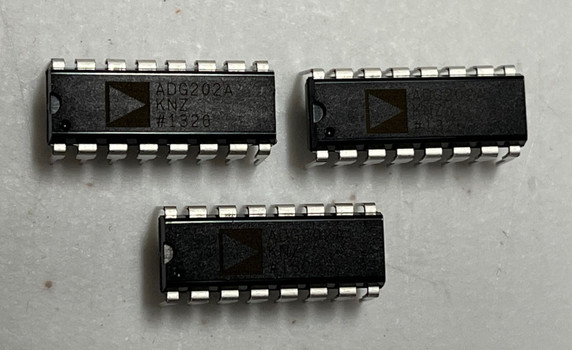 ADG202AKNZ CMOS Switch IC