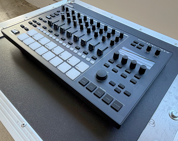 Roland MC-707 Groovebox + Decksaver (Certified Pre-Owned)