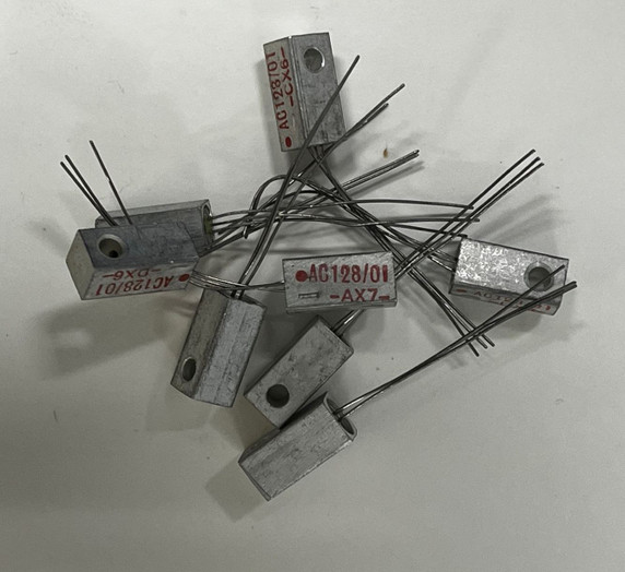 AC128 Germanium Transistor w/ Heat Sink