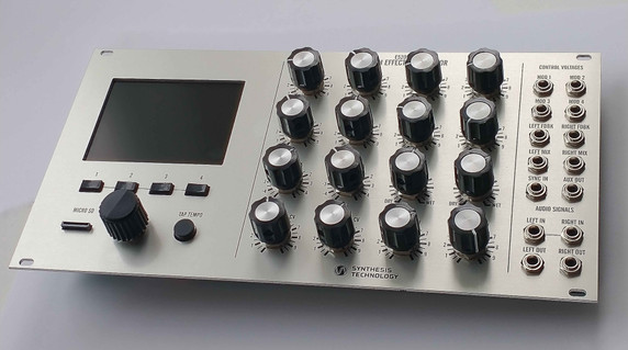 The E520 Hyperion is a mono/stereo in, stereo out effects module.