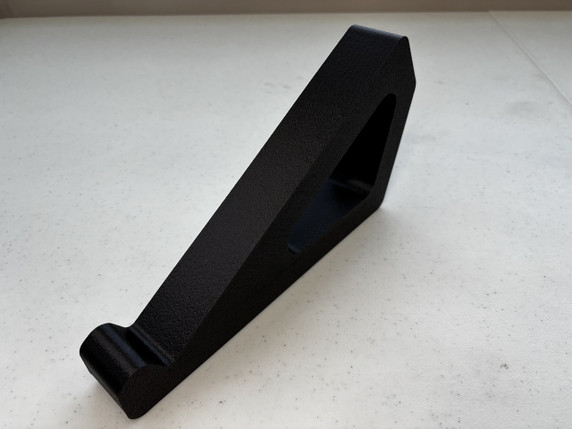 synthCube Angled Desktop Stand