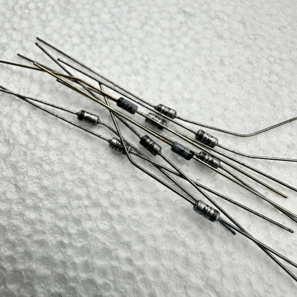 1N749 4.3V Zener Diode, DO-35, Motorola/Fairchild