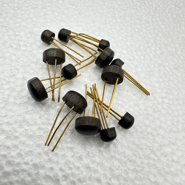 2N5137 Silicon Transistor NOS - Rare & Reclaimed