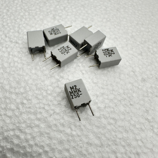 5 PACK EVOX MMK5 .1uf 250V 5% Metallized Polyester Film Capacitors 100nf