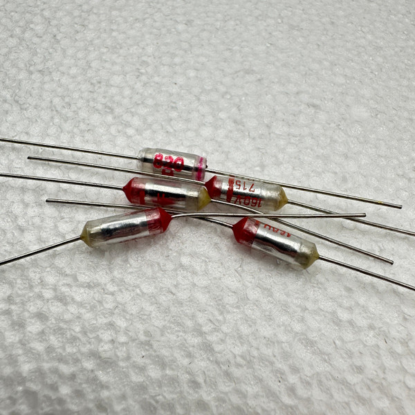 715pf Axial Polystyrene Capacitor 160V 3% .715nf