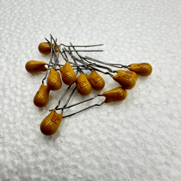 KEMET 22uf 16v 10% Radial Tantalum Capacitor