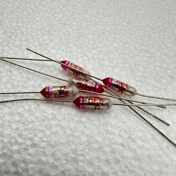 330pf Axial Polystyrene Capacitor 630V 3% .33nf