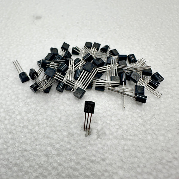 5 PACK 2N4124 Motorola NPN Amplifier Transistor TO-92