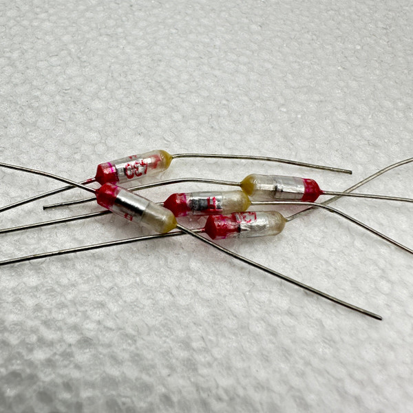 430pf Axial Polystyrene Capacitor 160V 3% .43nf