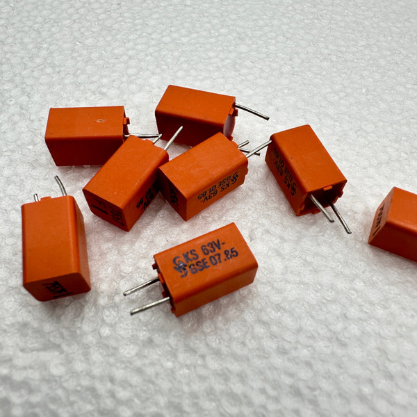 7557pf Siemens B31531 Radial Polystyrene Foil Capacitor 63V 1% 7.56nf