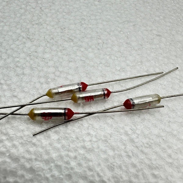 95pf Axial Polystyrene Capacitor 630V 1% .095nf