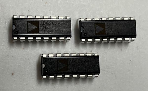 ADG202AKNZ CMOS Switch IC