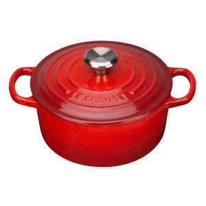 Cerise Red Le Creuset 18cm Cast Iron Casserole Dish Cerise Red Le Creuset 18cm Cast Iron Casserole Dish