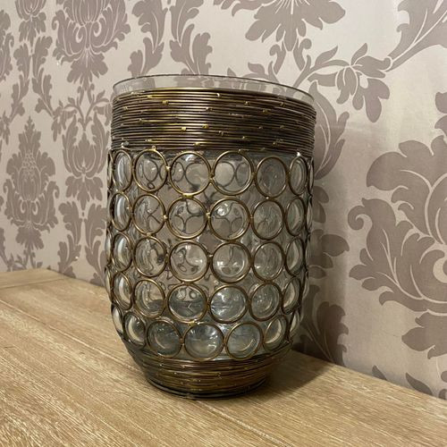 9" GLASS CANDLE HOLDER IN METAL FRAME