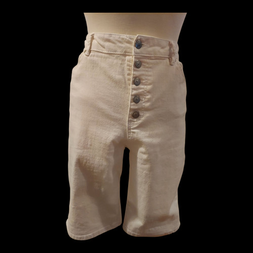 Pre-Loved Women's White D Jeans Bermuda Shorts-Size 14
