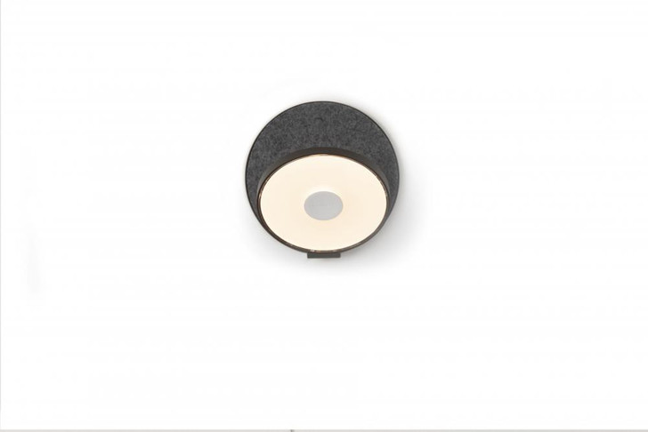 Gravy Wall Sconce, Plug In, LED, Metallic Black, Oxford Felt Plate, 5"H (GRW-S-MBK-OXF-PI 407UGK0)