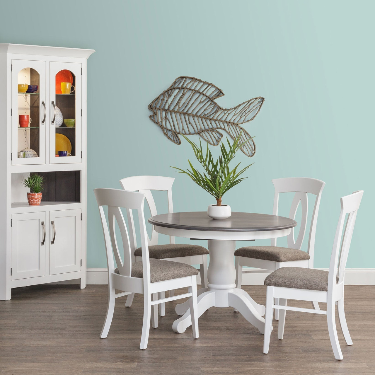 Amish Napolean Round Expandable Single Pedestal Dining Table — actual product photograph