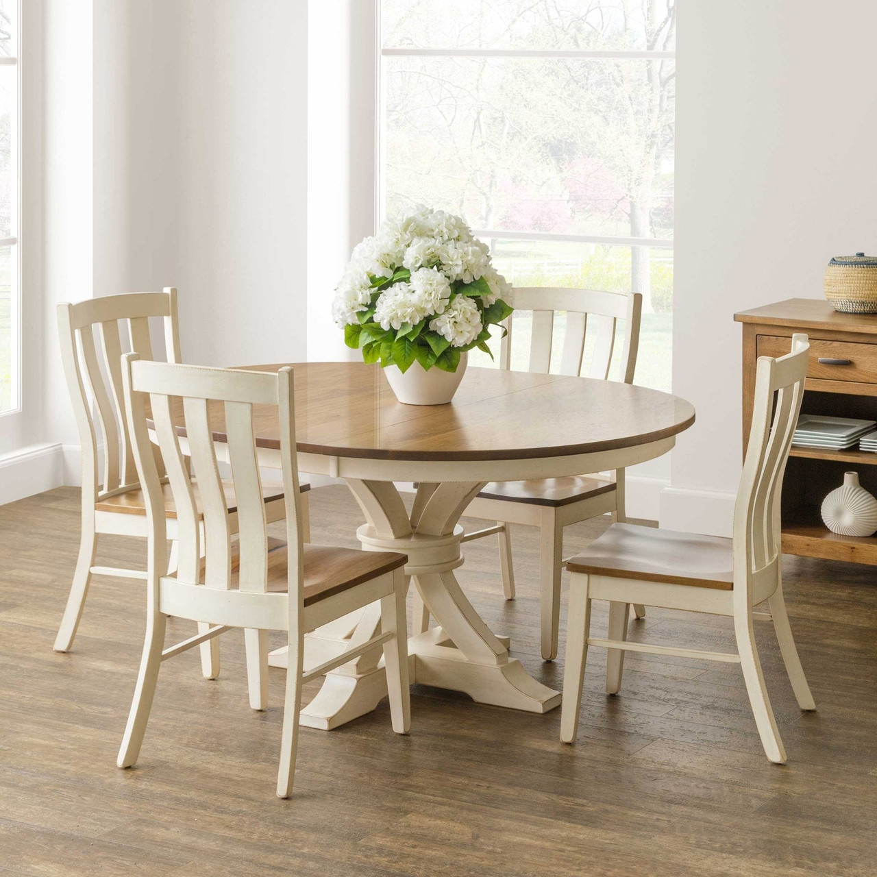 Amish Sherwood 5pc Round Expandable Pedestal Dining Table & Chair Set — actual product photograph