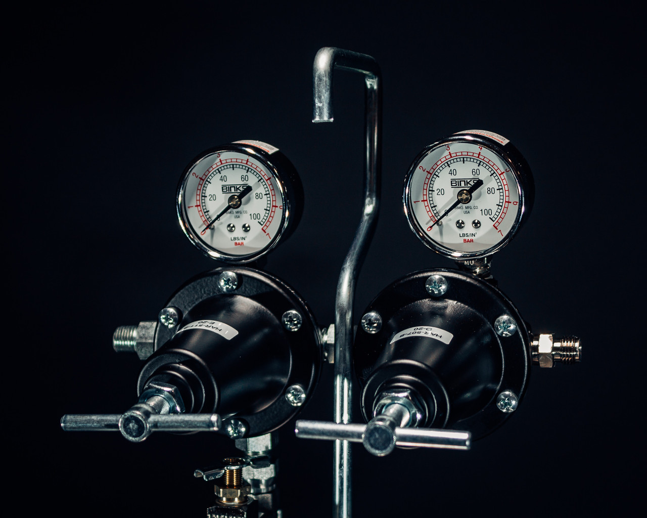 83Z220 Binks 2 Gallon Pressure Pot (Stainless Steel Lid, Dual