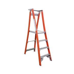 Fibreglass platform ladder with five steps and aluminium parts.