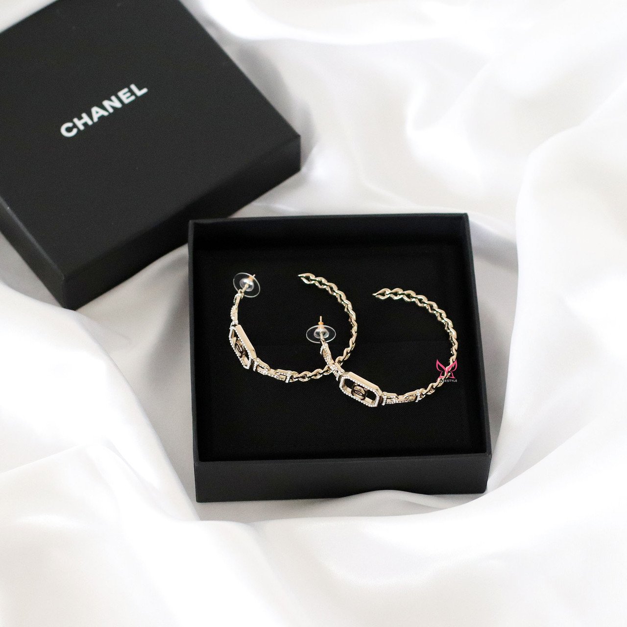 Chanel 20S CC Crystal Pearls Vendome Hoop Earrings Gold CHANEL Crystal Lambskin CC Chain Hoop Earrings in Gold and White main image 0