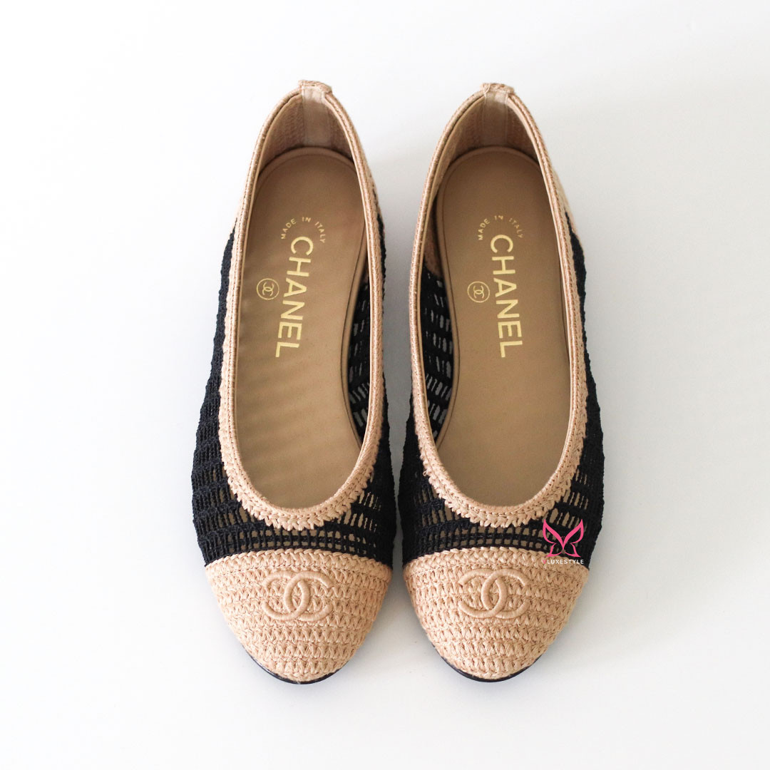 CHANEL トゥキャップフラットシューズ ベージュ/黒 CHANEL（バレエシューズ ・ ベージュ系）のフリマアイテム一覧