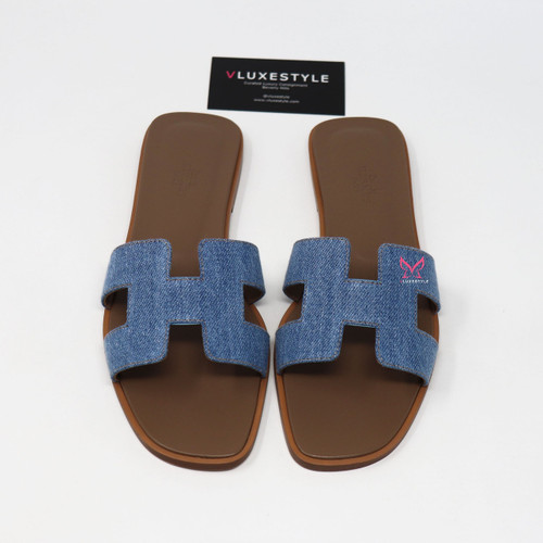 VAN CLEEF 
ARPELS Hermes Denim Bleu Clair 38 Oran Sandal 