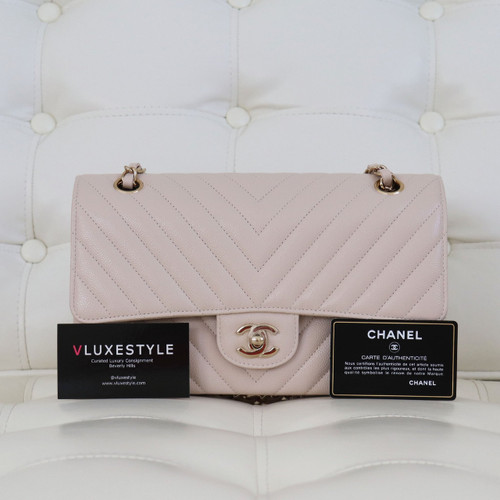 VAN CLEEF 
ARPELS Chanel Classic Medium Double Flap 20B Ivory/Beige Chevron Caviar with light gold hardware 